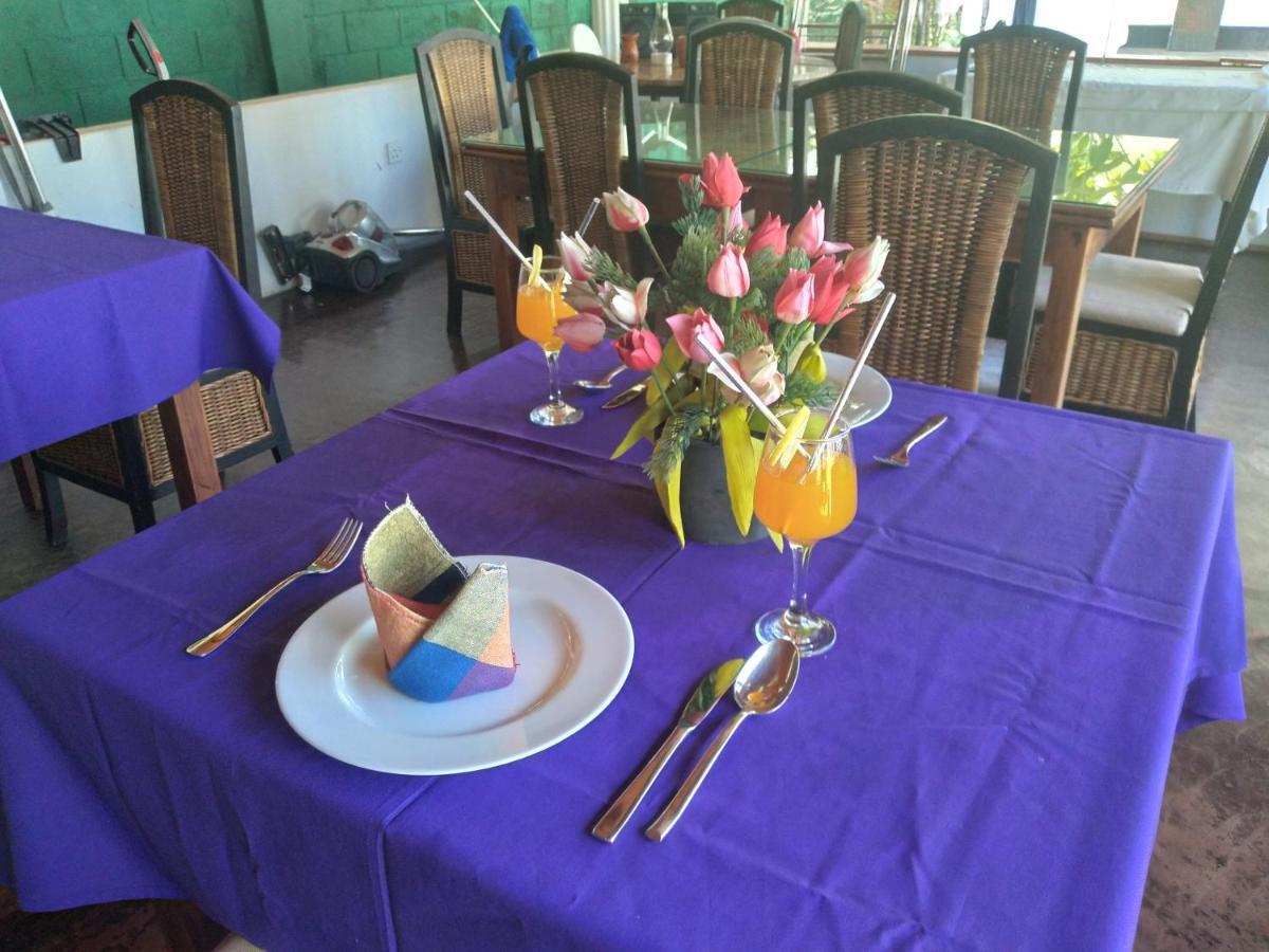 Vijai Resort Negombo Bagian luar foto