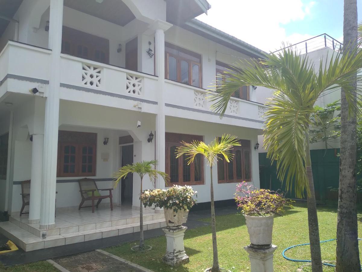 Vijai Resort Negombo Bagian luar foto